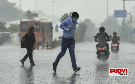 दिल्ली-NCR में जोरदार बारिश, अचानक बदला मौसम का मिजाज... चुभती गर्मी से मिली राहत