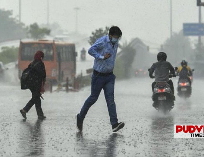 दिल्ली-NCR में जोरदार बारिश, अचानक बदला मौसम का मिजाज... चुभती गर्मी से मिली राहत