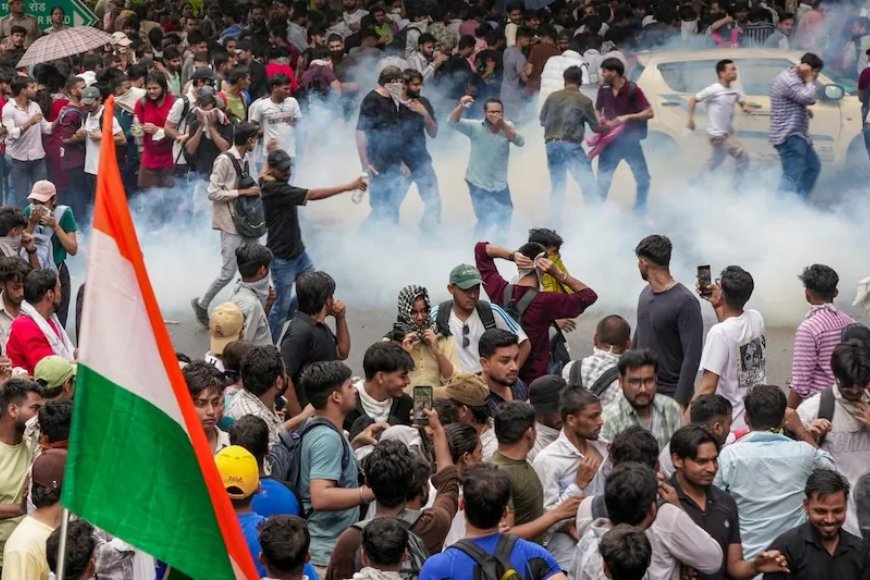 'भीड़ बेकाबू थी, चेतावनी के बाद किया बल प्रयोग', संसद मार्च पर दिल्ली पुलिस का बड़ा दावा
