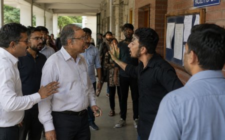 दिल्ली यूनिवर्सिटी में प्रोफेसर पर हमले का आरोप, PhD स्कॉलर सस्पेंड