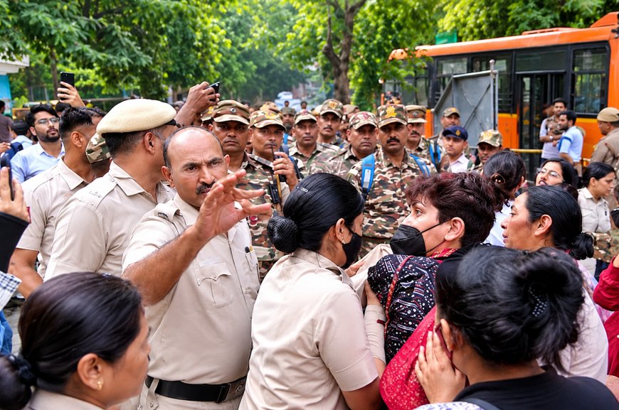 दिल्ली में CJP के प्रदर्शन से पहले सख्ती, लीगल टीम के प्रमुख हिरासत में; जंतर-मंतर पर 150 प्रदर्शनकारी पकड़े गए
